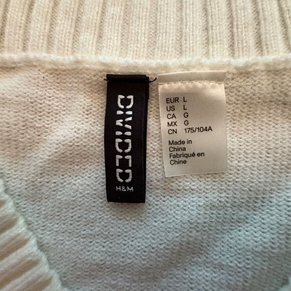 WOMENS DIVIDED BY H&M ARGYLE V NECK SWEATER, SIZE LARGE; NWOT - Picture 3 of 3